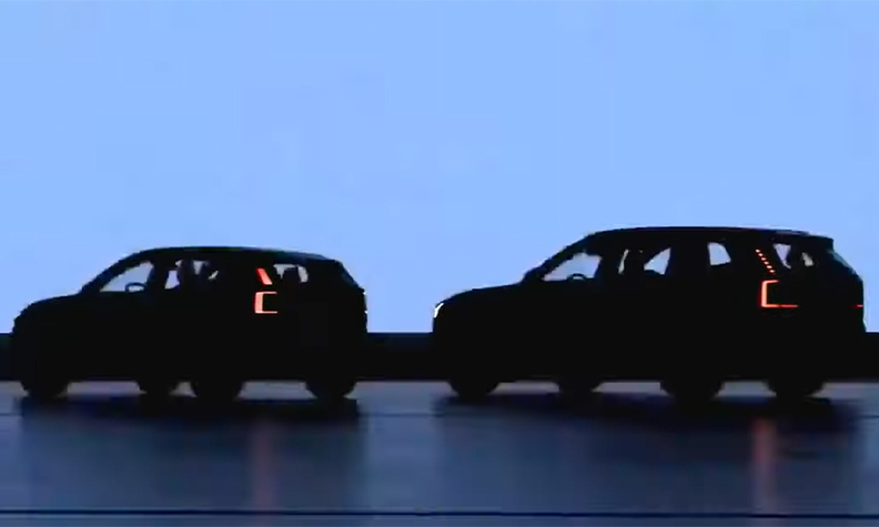 Volvo small SUV and EX90 side by side